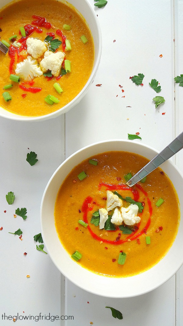 Curried Cauliflower Soup (vegan) - savory and smooth + warming and comforting make for the perfect soup. The smell is tantalizing and a little spicy kick adds to the whole flavor. A must-try recipe.