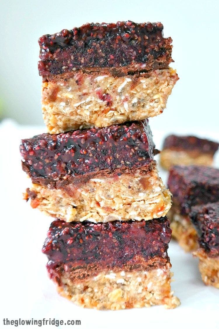 No-Bake Blueberry Chia Jam Bars - vegan and gluten free - chewy, sweet and packed with nourishing fiber, plant protein, iron and calcium. Perfect light breakfast or healthy snack. From The Glowing Fridge.