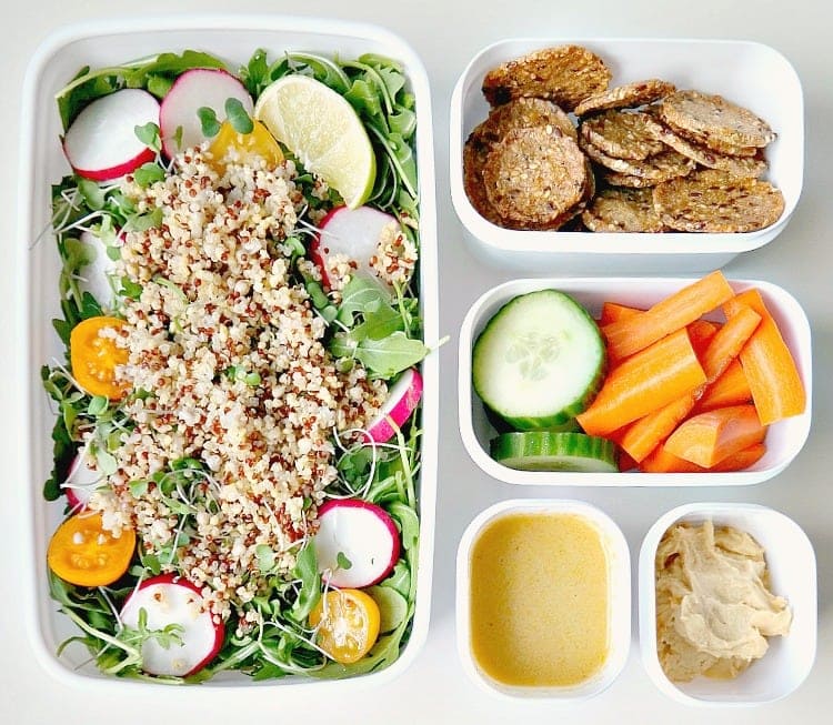Idea for a vegan Quick and Healthy Lunch On-The-Go! With the basics for building a perfect salad that keeps you full, a simple homemade dressing and healthy snacks to keep you feeling good and healthy! From The Glowing Fridge