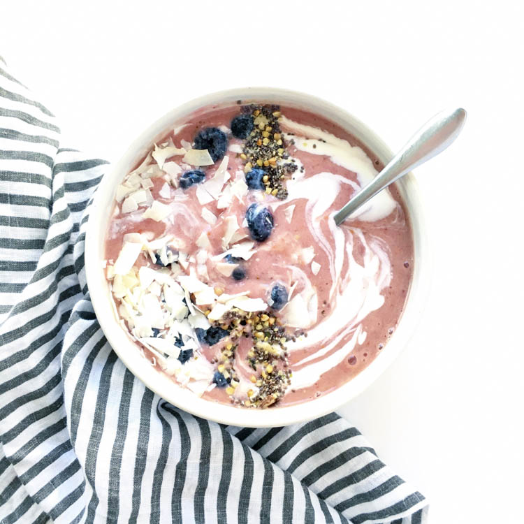 What I Ate: 9 Plant Based Breakfast Ideas. Cotton Candy Smoothie Bowl
