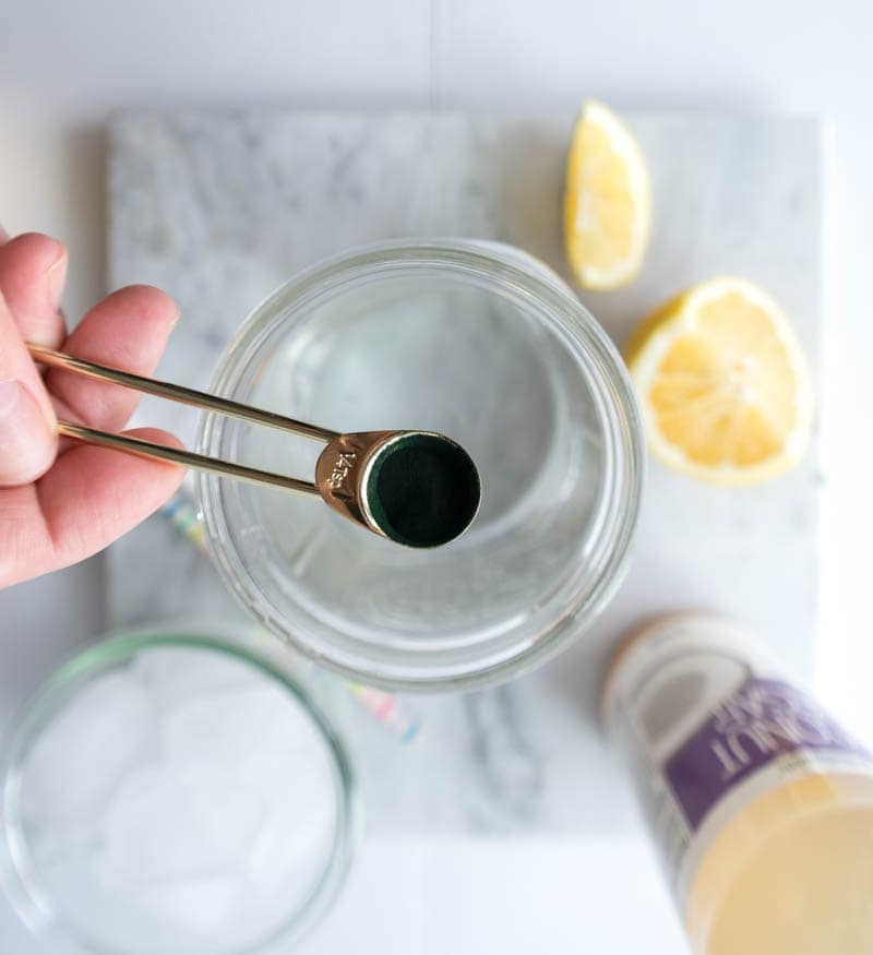 Mermaid Lemonade. Refreshing, Detoxifying and Naturally Energizing. Made with spirulina, lemon and coconut vinegar to replace your morning lemon water! #mermaid #lemonade