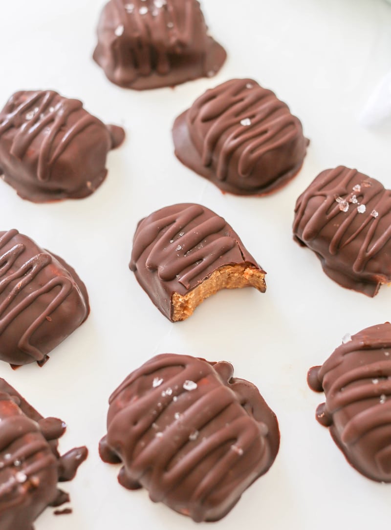 Deliciously homemade and "healthier" Vegan Reese's Peanut Butter Eggs, using only 5 ingredients! #vegan #easter #treats #reeses