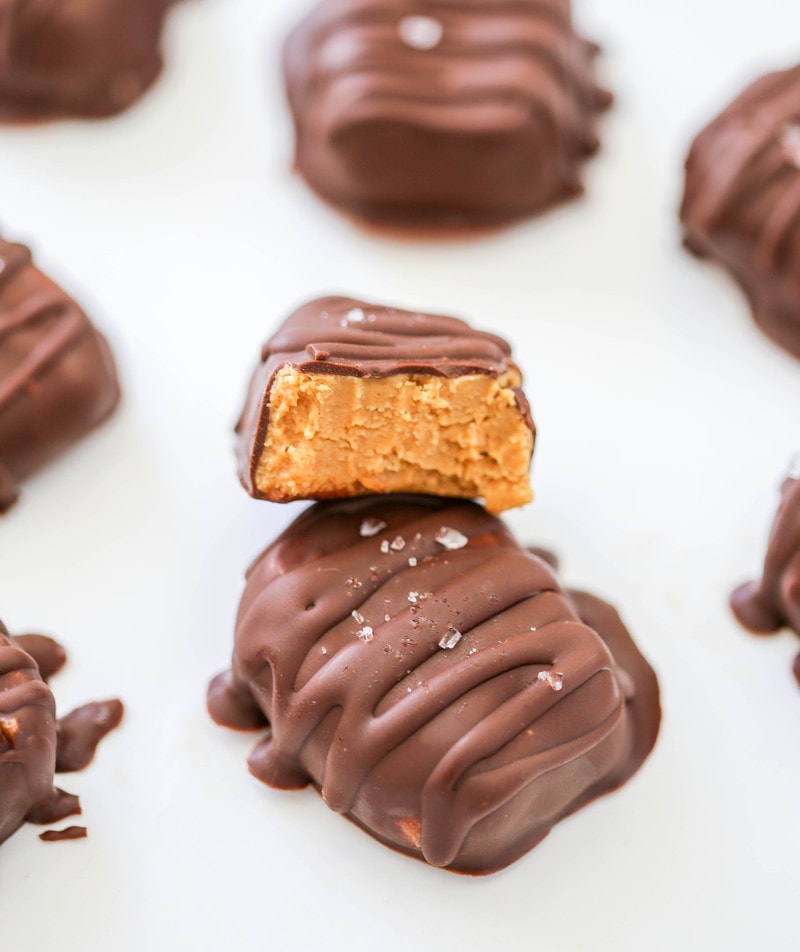 Deliciously homemade and "healthier" Vegan Reese's Peanut Butter Eggs, using only 5 ingredients! #vegan #easter #treats #reeses